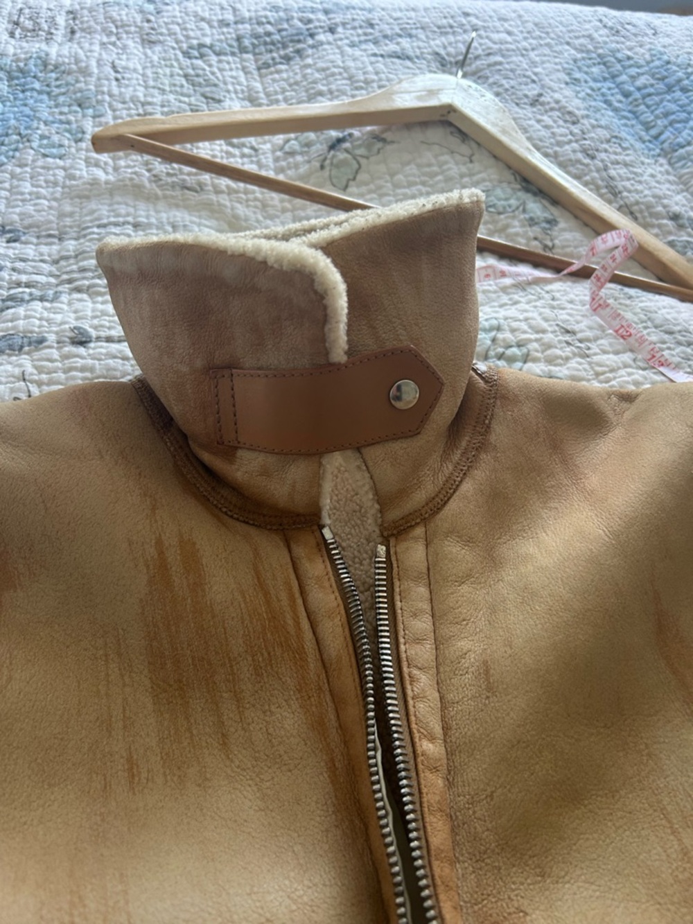 Authentic Prada Tan Shearling-Lined Jacket with Red Logo Tab - Picture 11 of 16